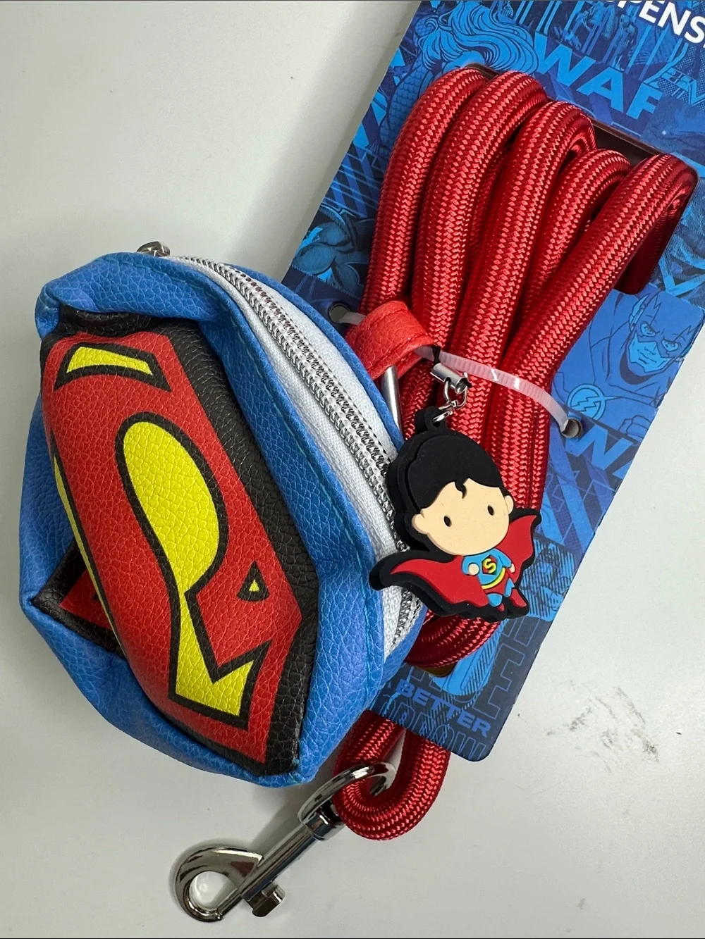 DC Superman Rope Leash with Logo Pouch in Blue, Red, Yellow - Picture 11 of 11